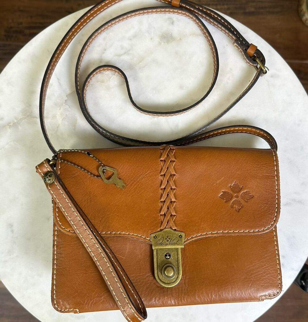 Patricia Nash Bag Crossbody Leather Organizer with key tan beautiful !